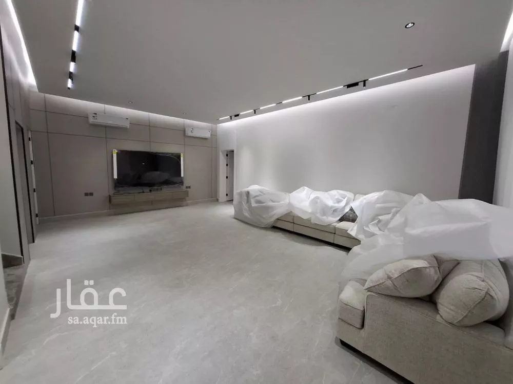 6 bedroom villa in Al Yarmouk 4