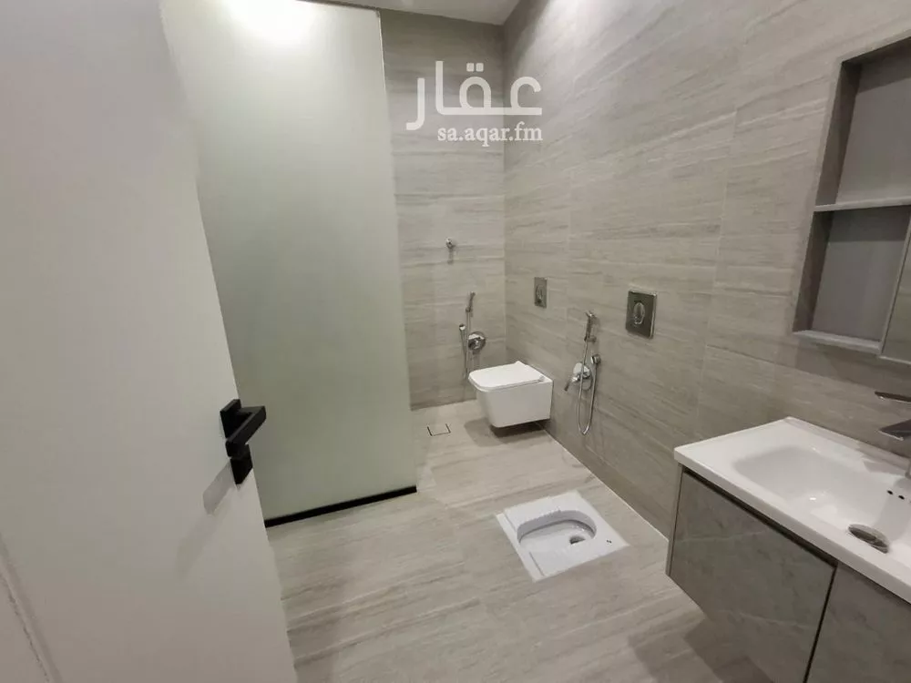 6 bedroom villa in Al Yarmouk 5