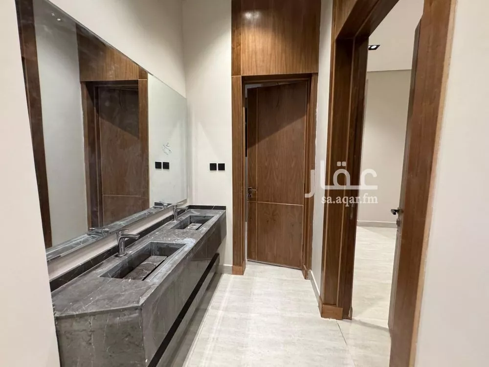 5 bedroom villa in Al Rimal 13