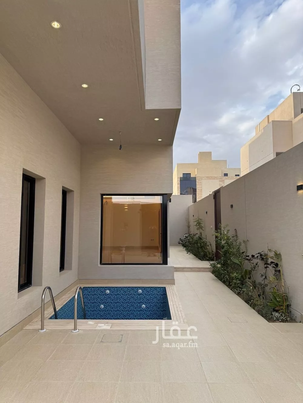 5 bedroom villa in Al Narjis 3