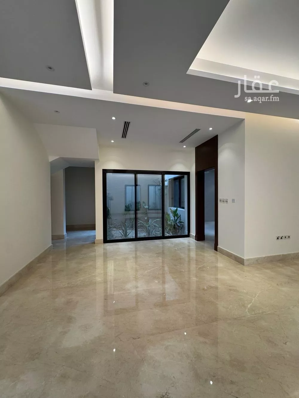 5 bedroom villa in Al Narjis 9