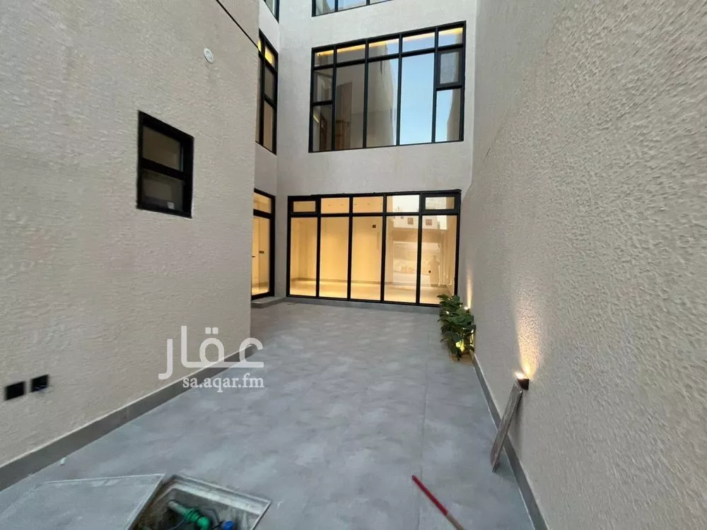 5 bedroom villa in Al Mahdiyyah 3