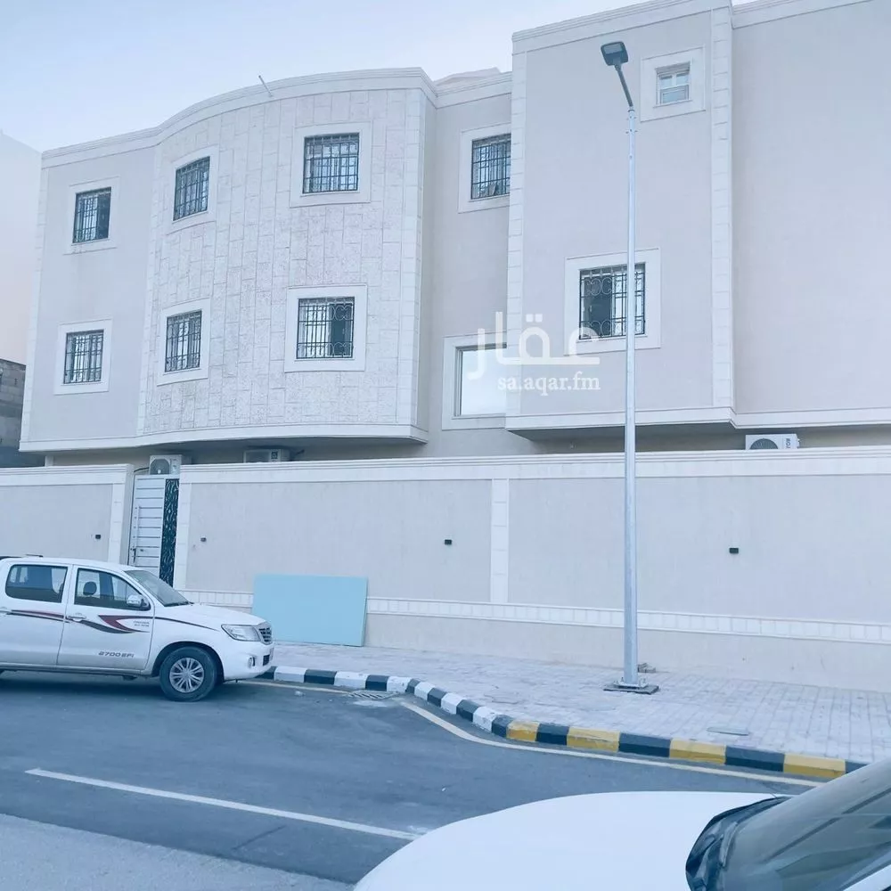5 bedroom villa in Riyadh 2