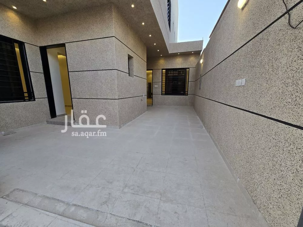 5 bedroom villa in Al Zahrah 4