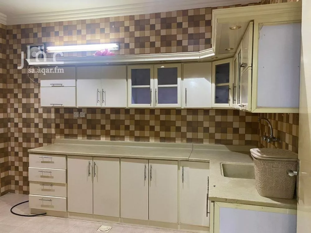 4 bedroom apartment in Okaz, Riyadh 4