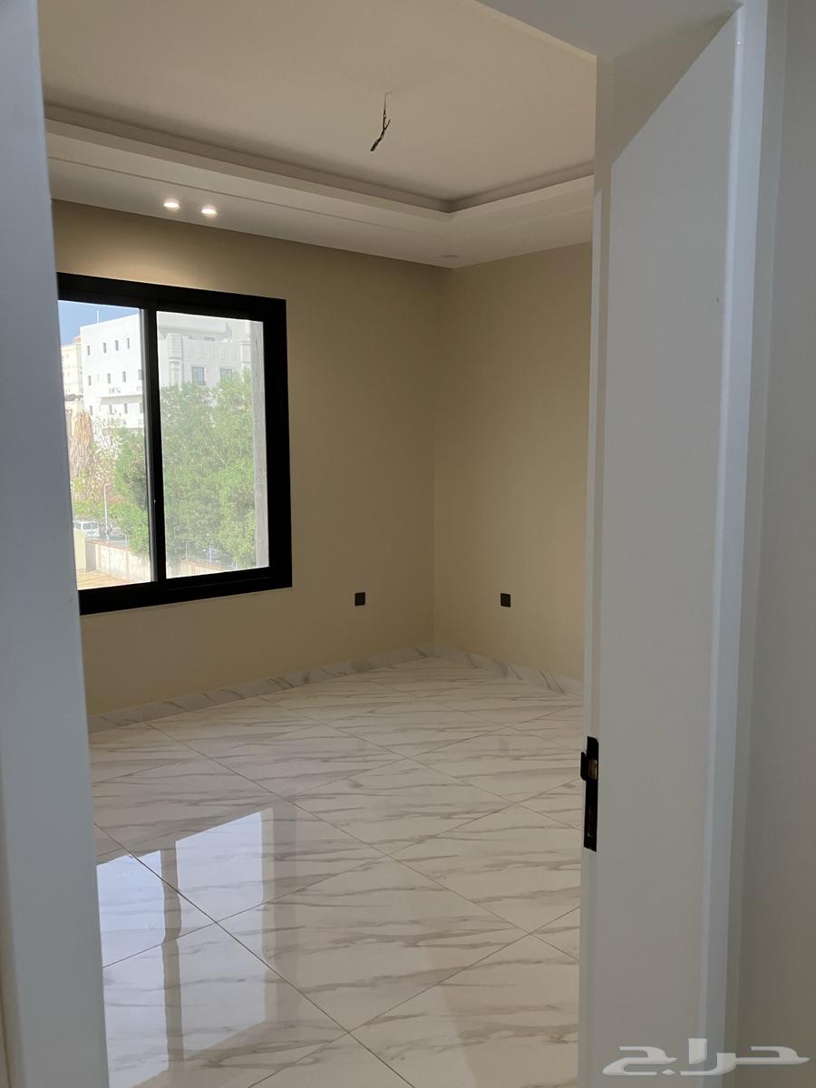 شقة 5 غرف في السلامة 12