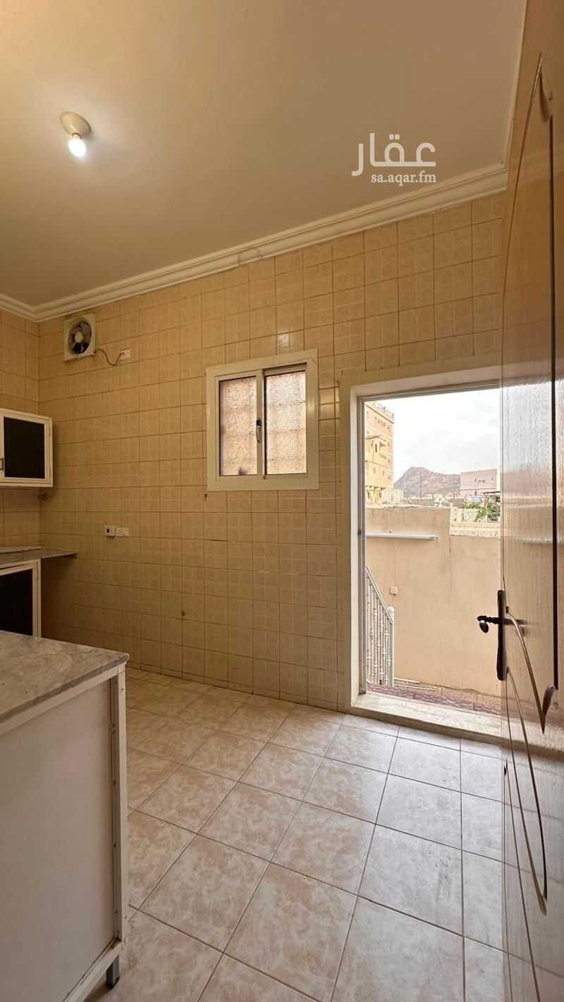 4 bedroom apartment in Al Khalidiyyah, Taif 5