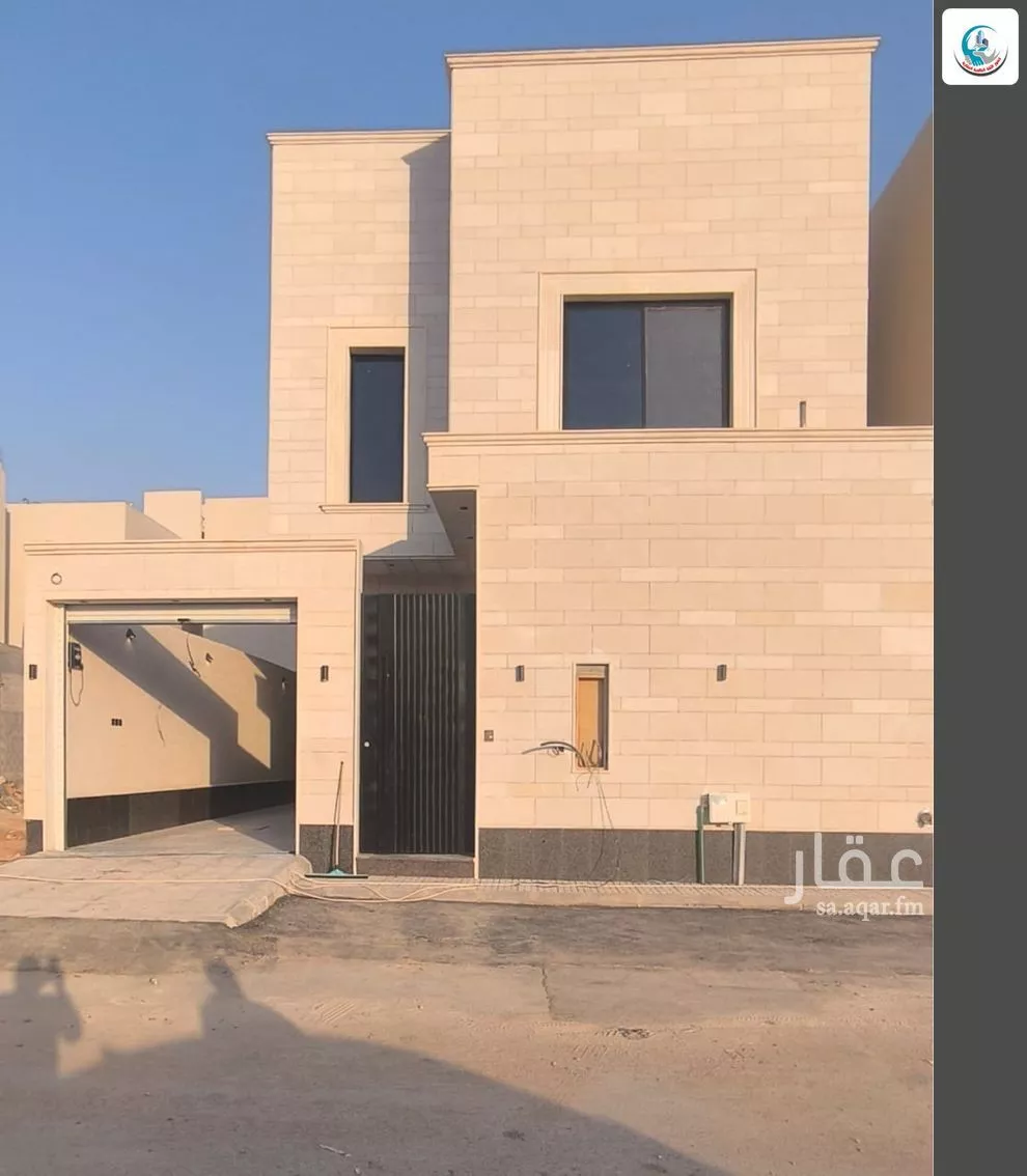 8 bedroom villa in Al Janadriyah 3
