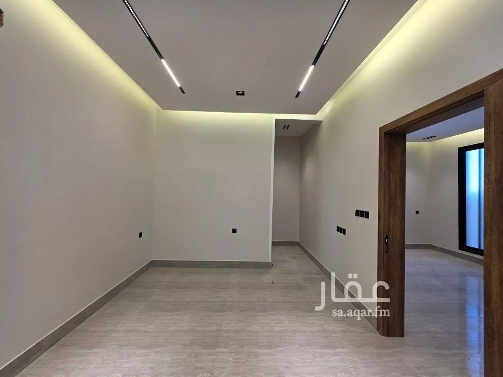 فيلا 5 غرف في العارض 11