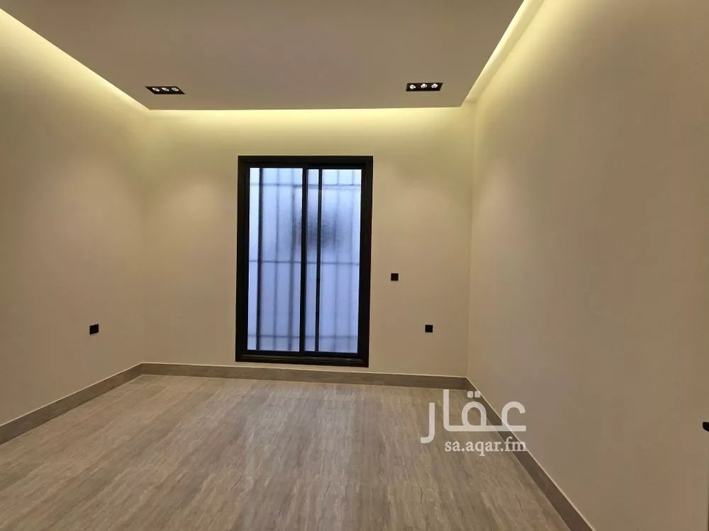 فيلا 5 غرف في العارض 12