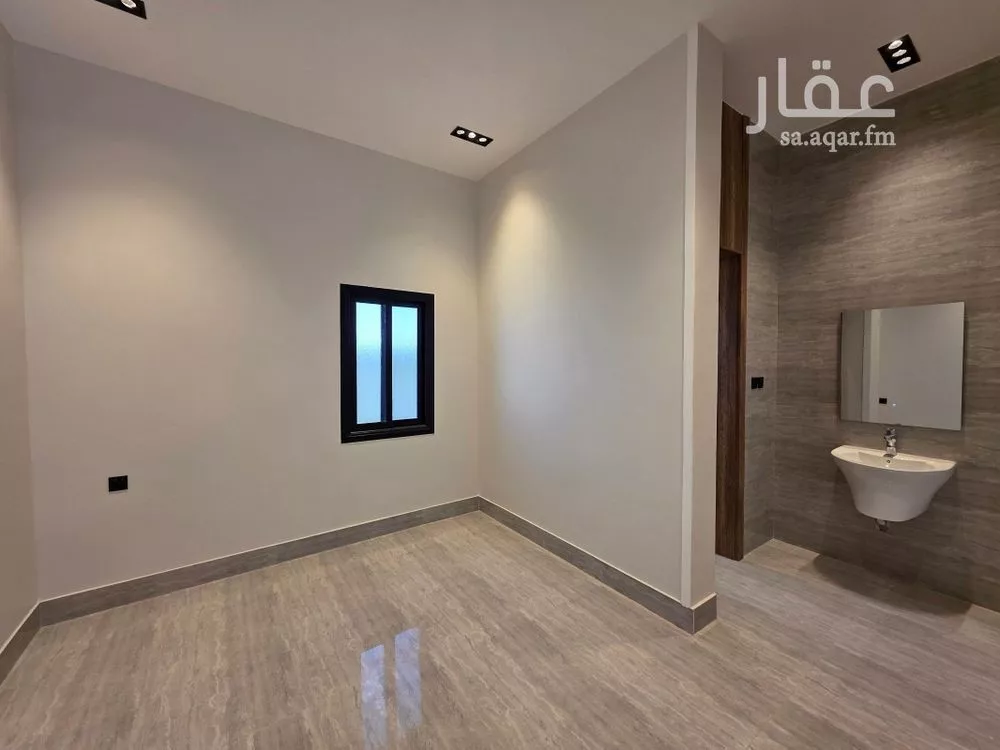 فيلا 5 غرف في العارض 13