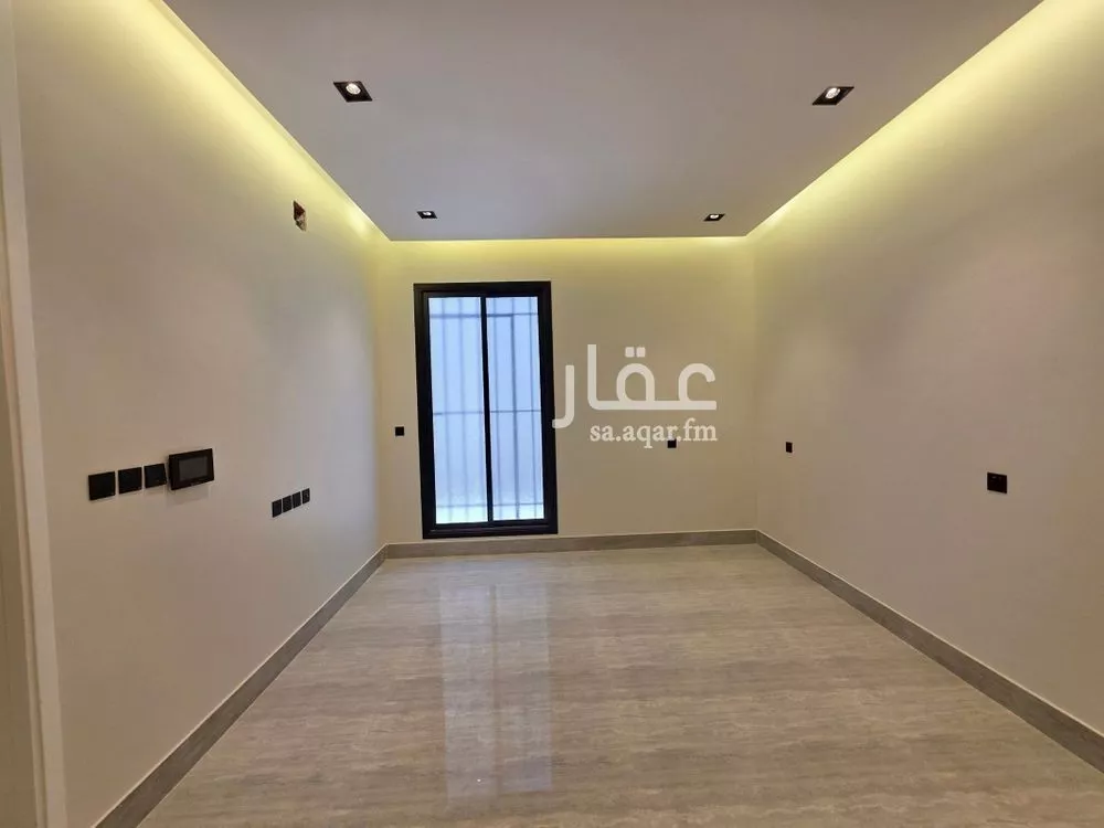 فيلا 5 غرف في العارض 8