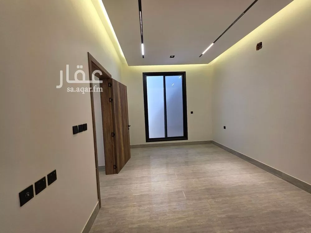 فيلا 5 غرف في العارض 9