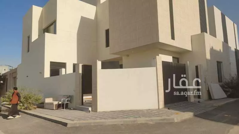 5 bedroom villa in Al Mahdiyyah 10