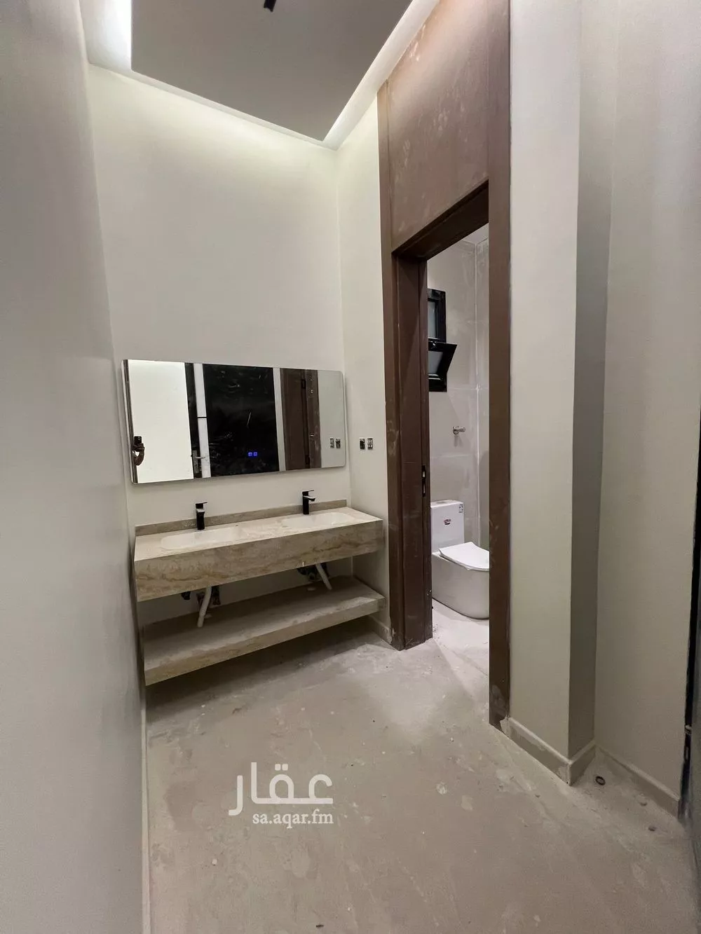 فيلا 6 غرف في الحزم 12