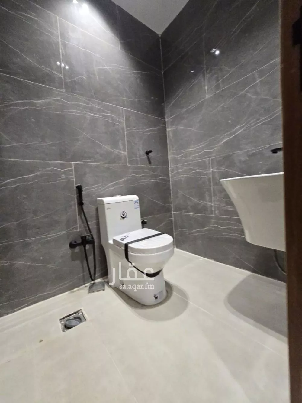5 bedroom villa in Okaz 18