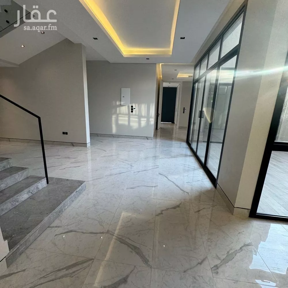 5 bedroom villa in Al Narjis 5