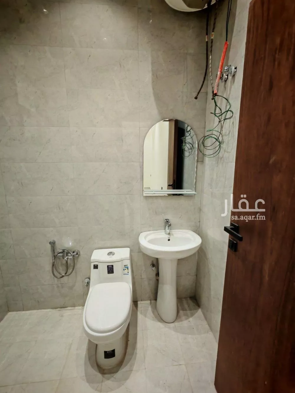 فيلا 6 غرف في الجنادرية 9