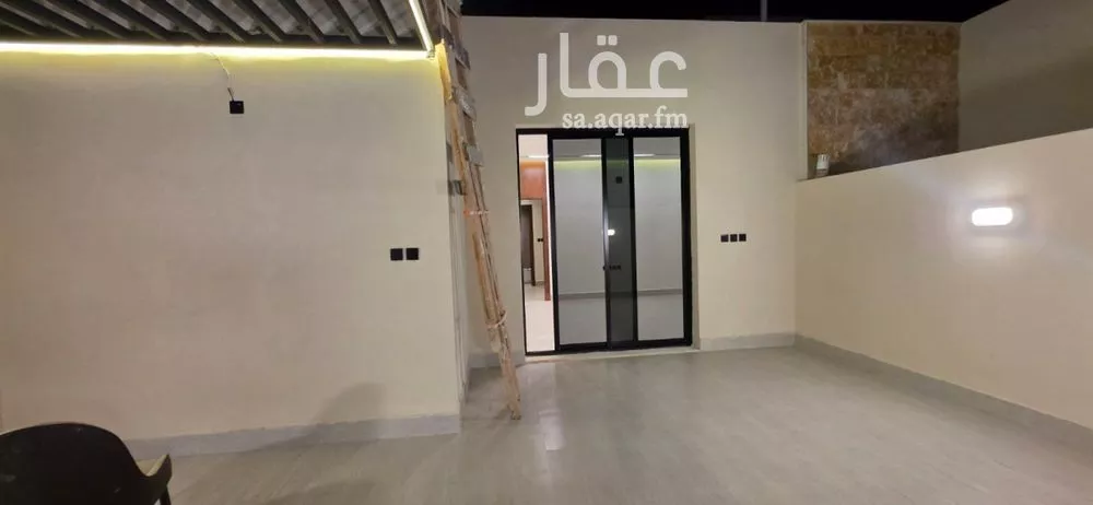 فيلا 6 غرف في العارض 10