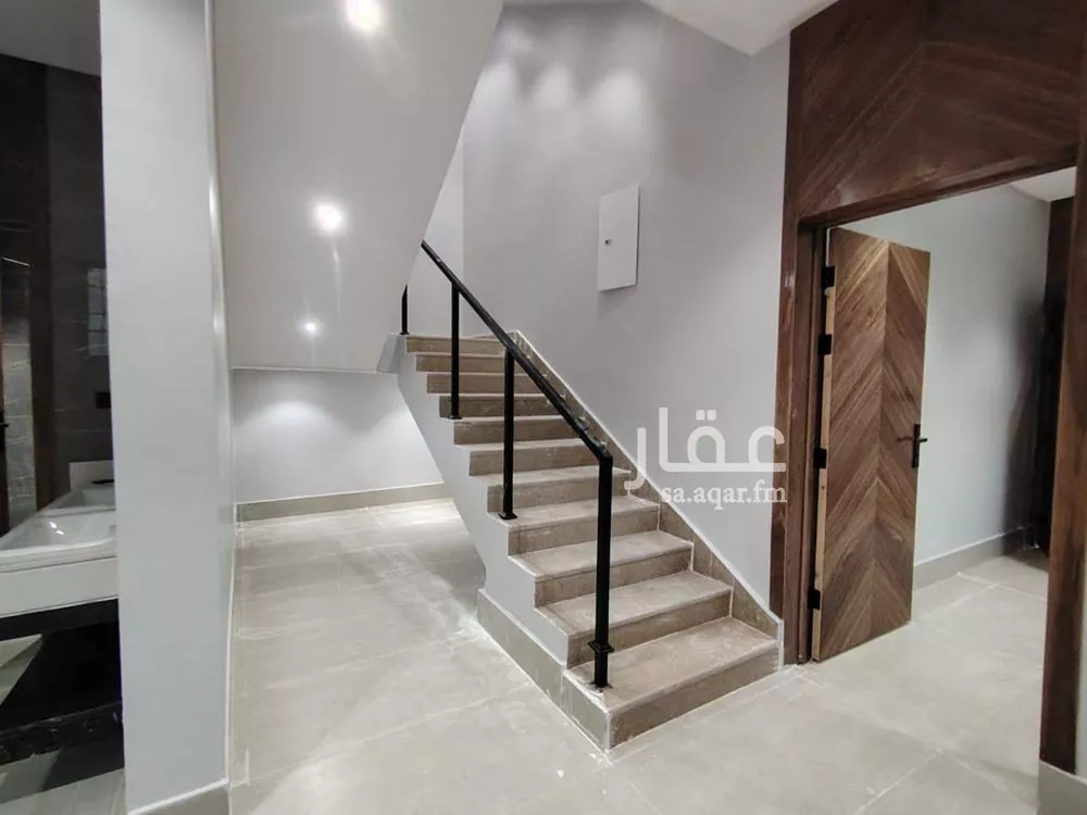 5 bedroom villa in Okaz 7