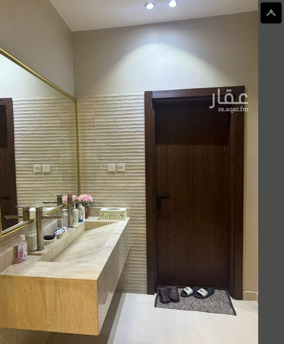 فيلا 6 غرف في العارض 9