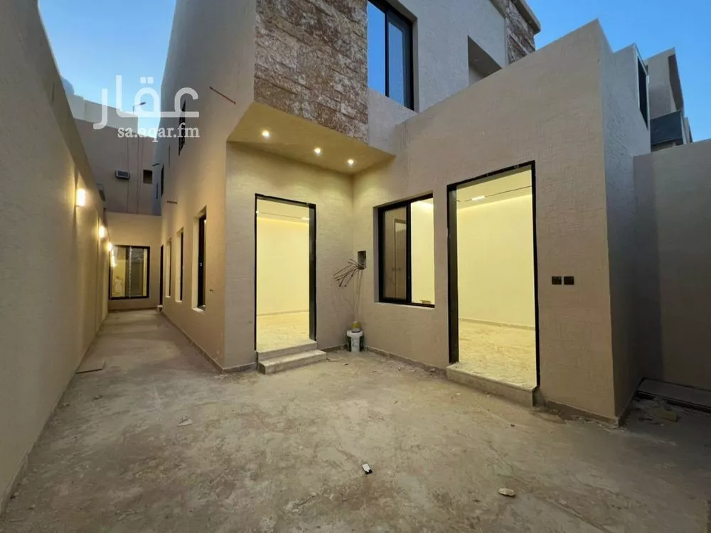 5 bedroom villa in Al Hazm 3