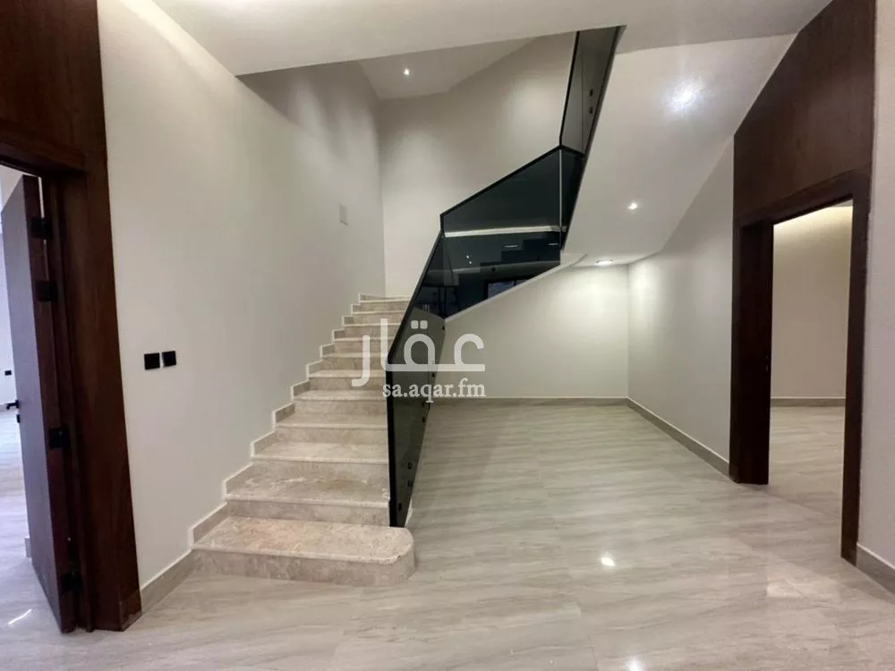 فيلا 5 غرف في ديراب 9