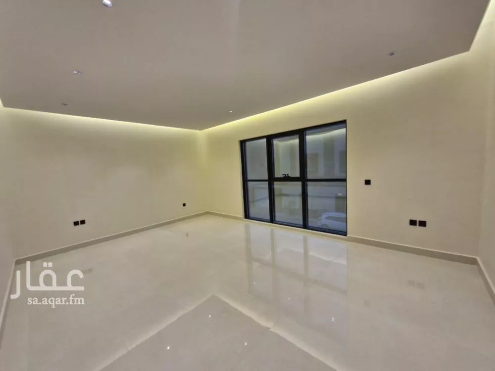 5 bedroom villa in Al Aridh 12