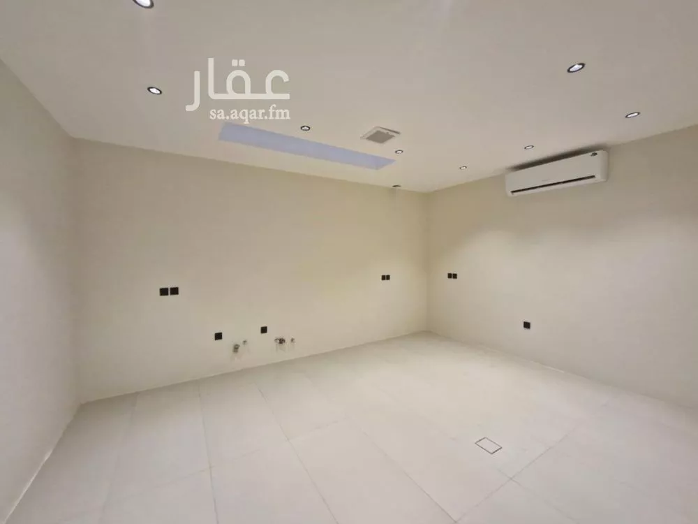 5 bedroom villa in Al Aridh 15