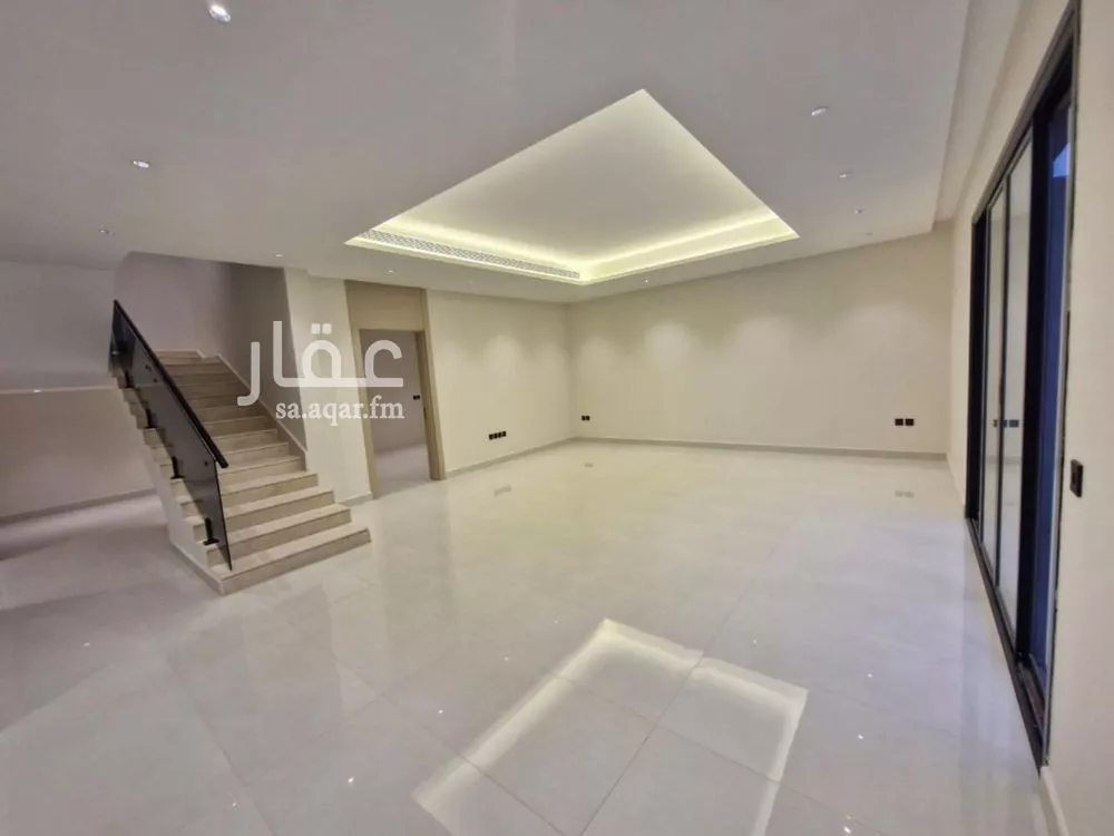 5 bedroom villa in Al Aridh 18