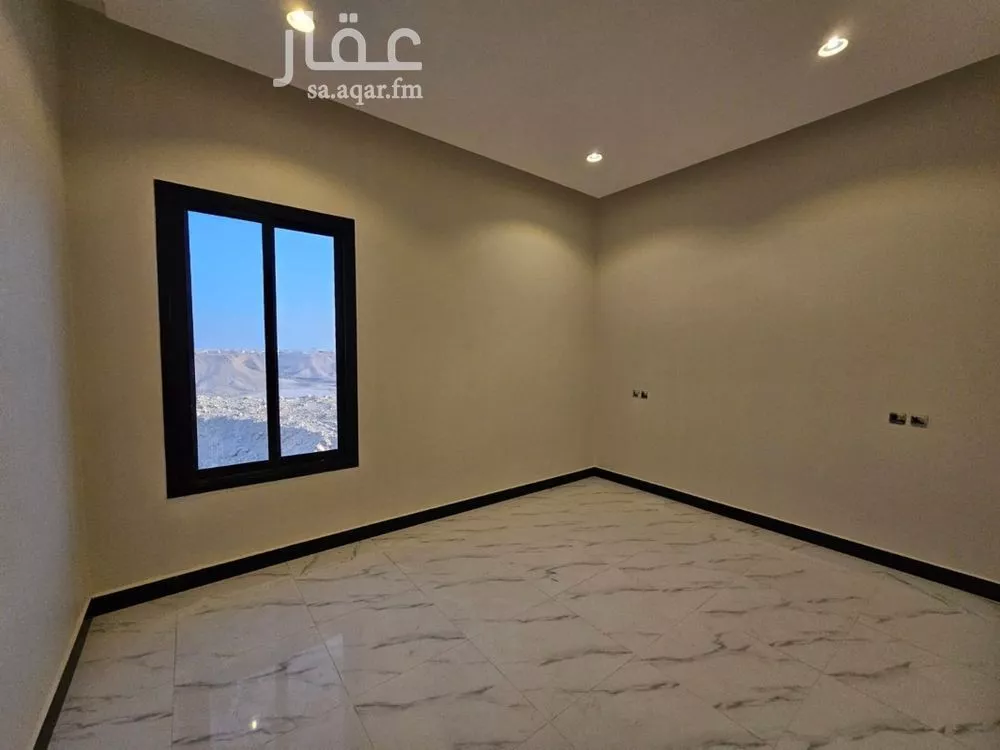 6 bedroom villa in Dhahrat Laban 25