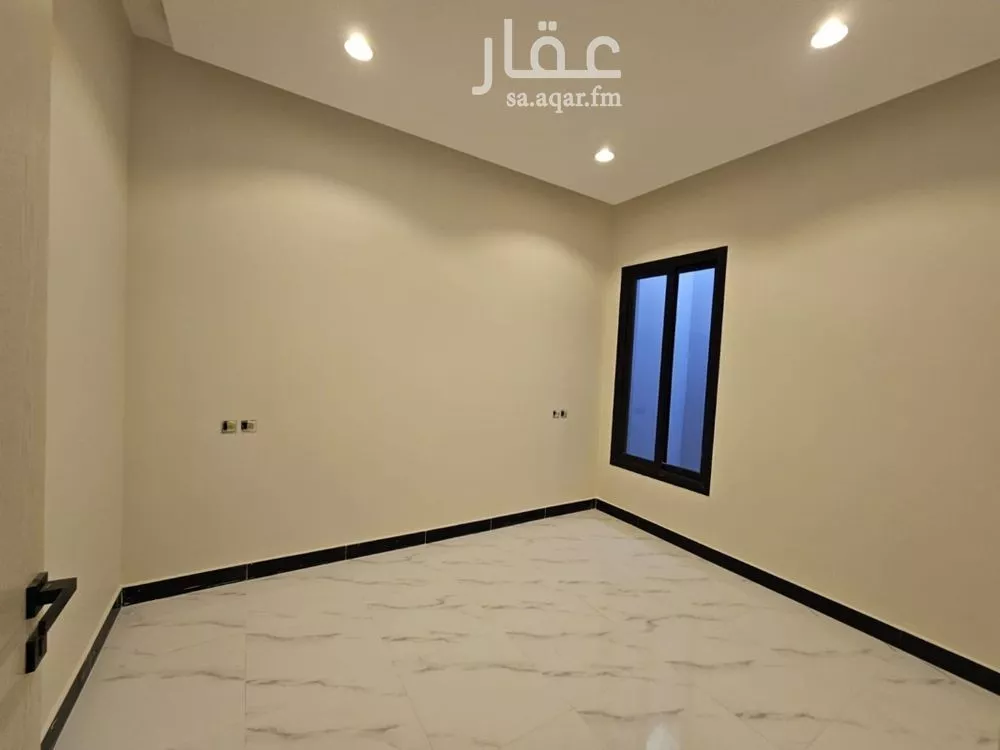 6 bedroom villa in Dhahrat Laban 7
