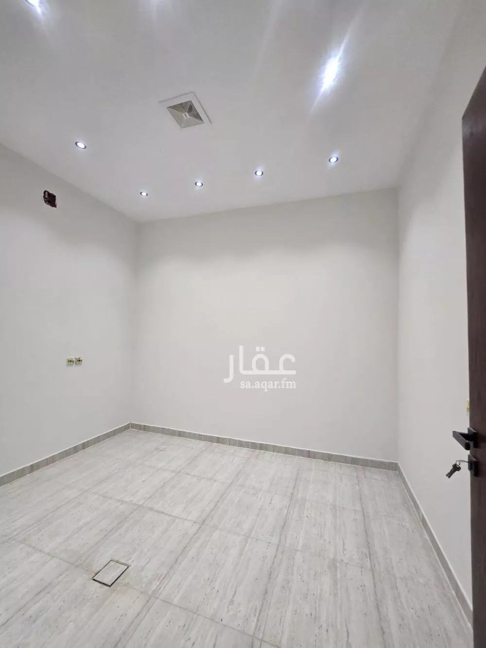 فيلا 7 غرف في طويق 17