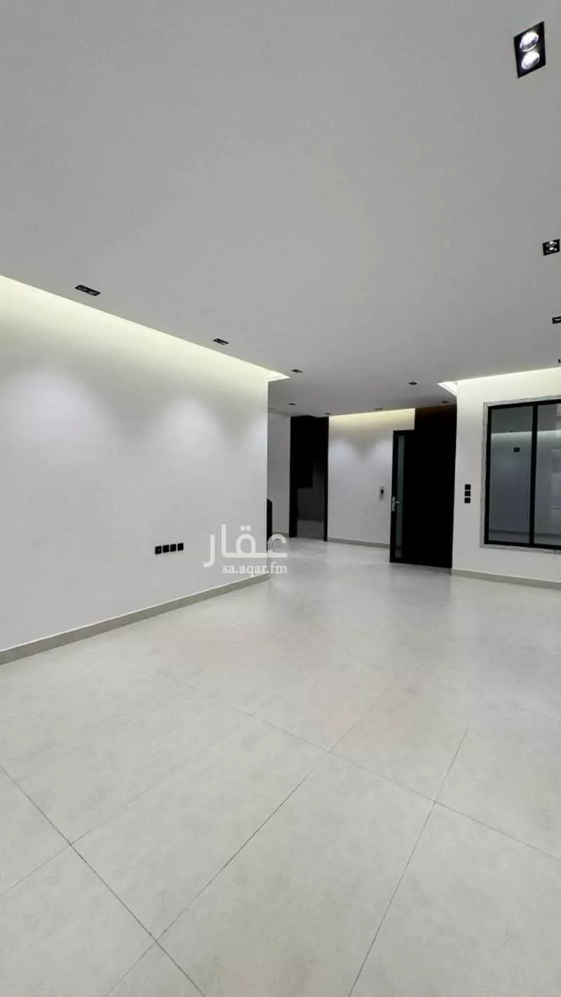 5 bedroom villa in Al Rimal 8