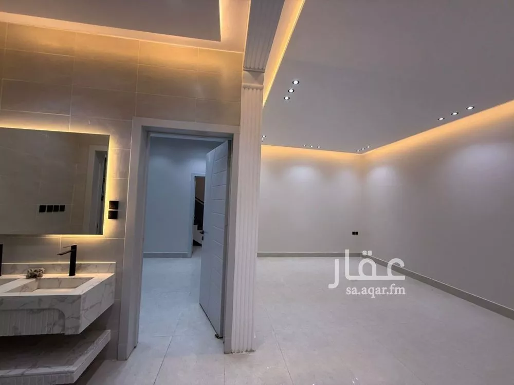 6 bedroom villa in Tuwaiq 11