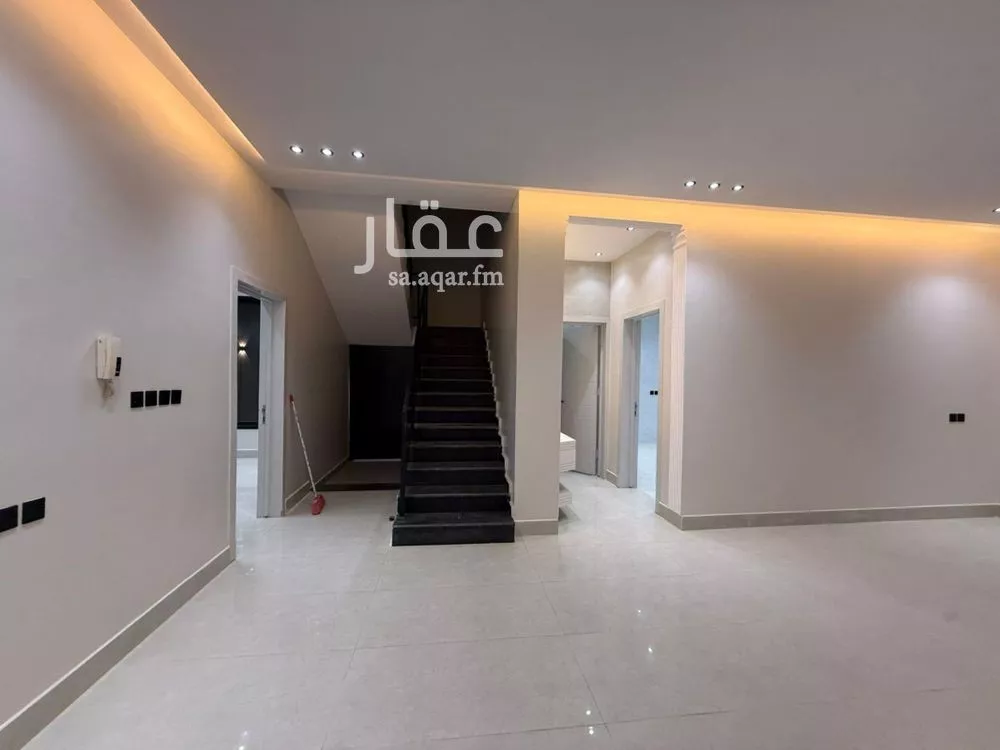 6 bedroom villa in Tuwaiq 20