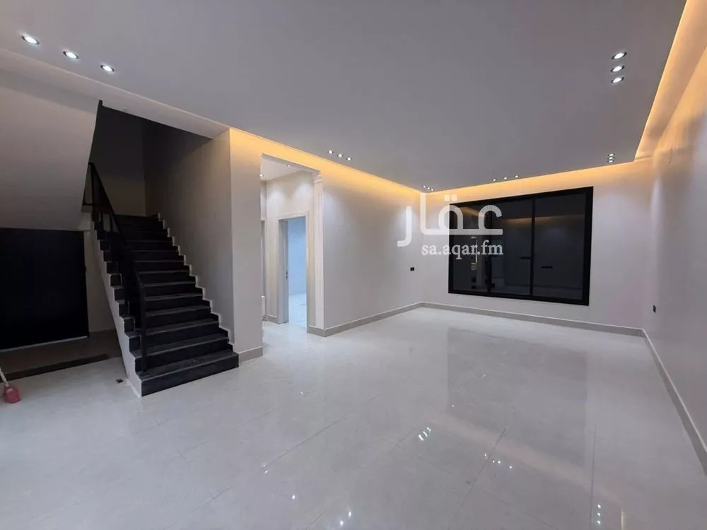 6 bedroom villa in Tuwaiq 8