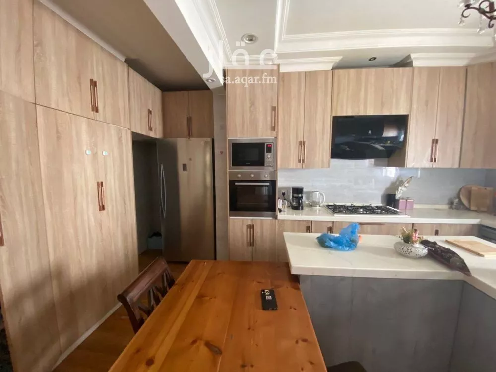 فيلا 5 غرف في عرقة 3