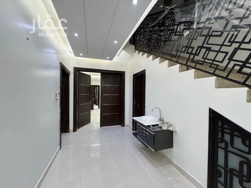 5 bedroom villa in Al Narjis 14