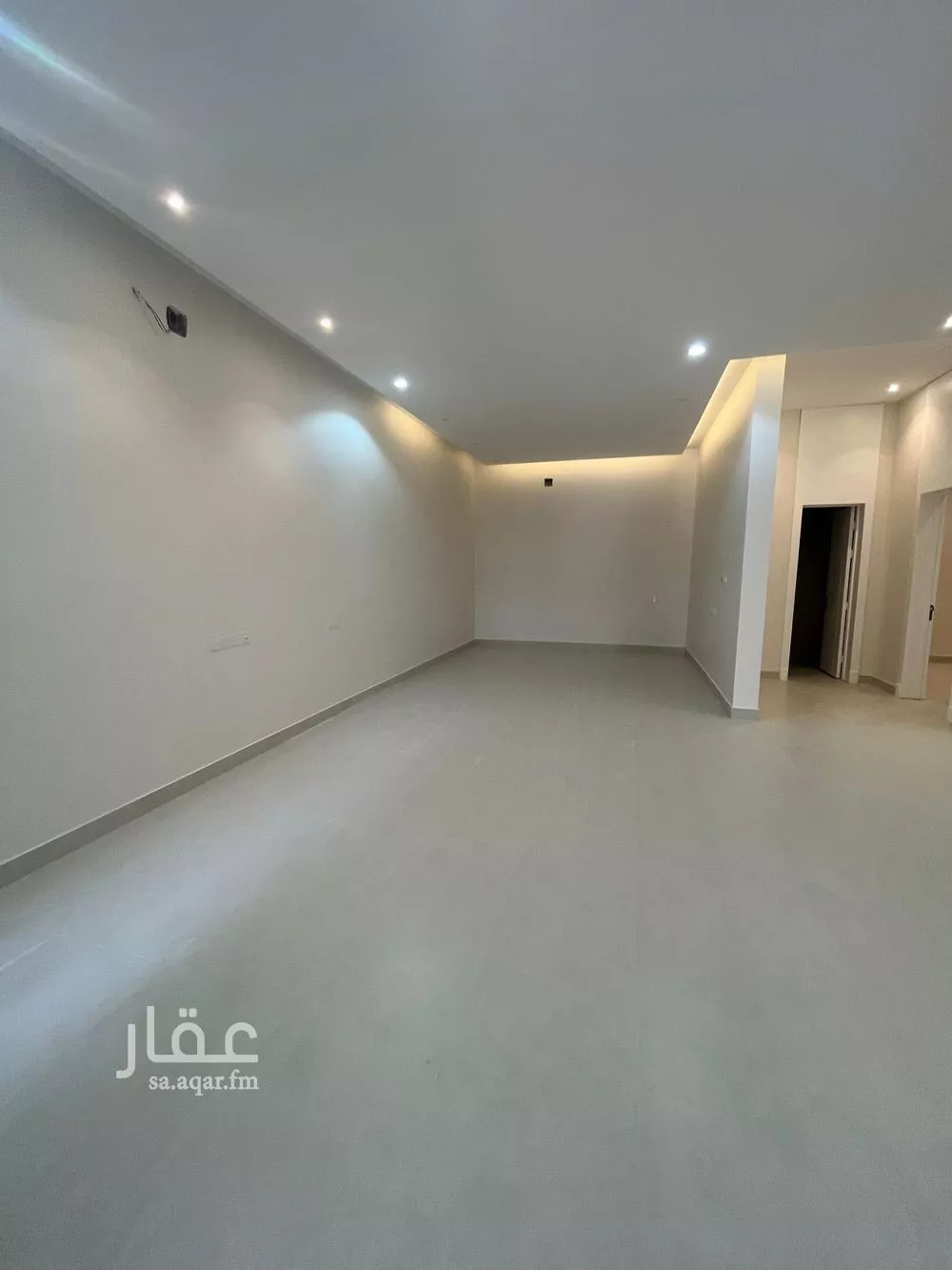 فيلا 4 غرف في الجنادرية 3