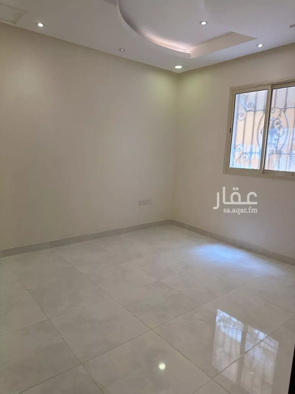 فيلا 5 غرف في العارض 7