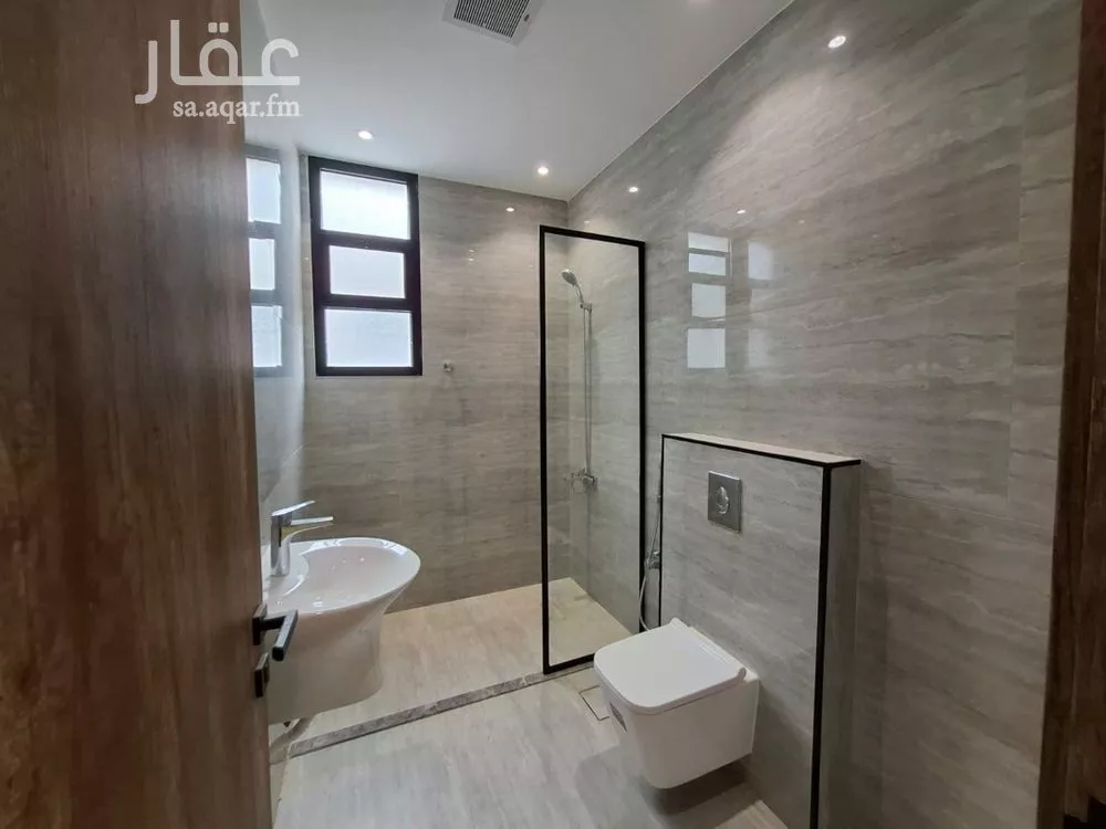 فيلا 5 غرف في العارض 11