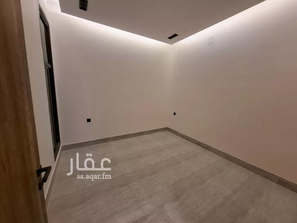 فيلا 5 غرف في العارض 16