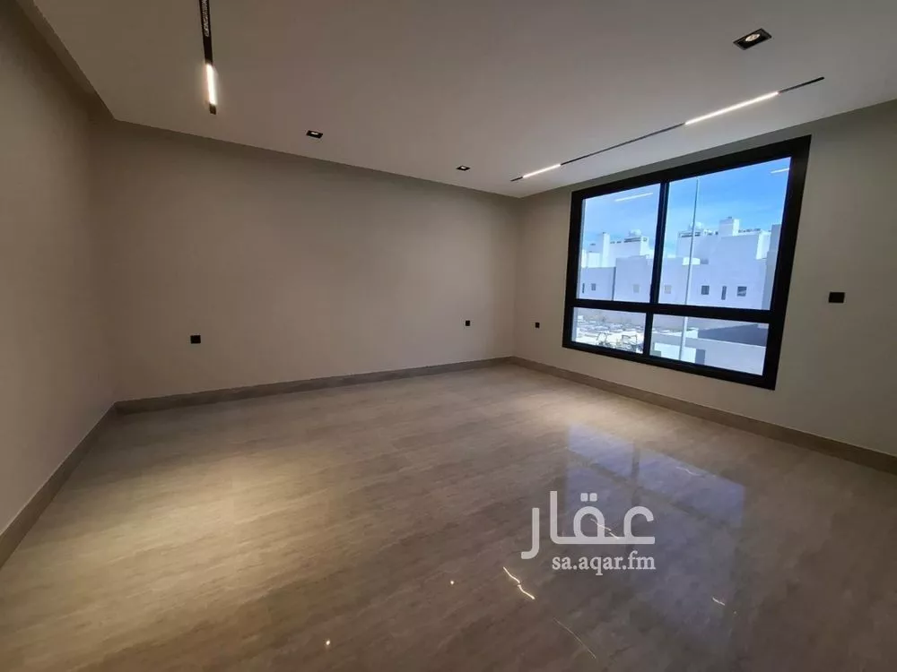 فيلا 5 غرف في العارض 18