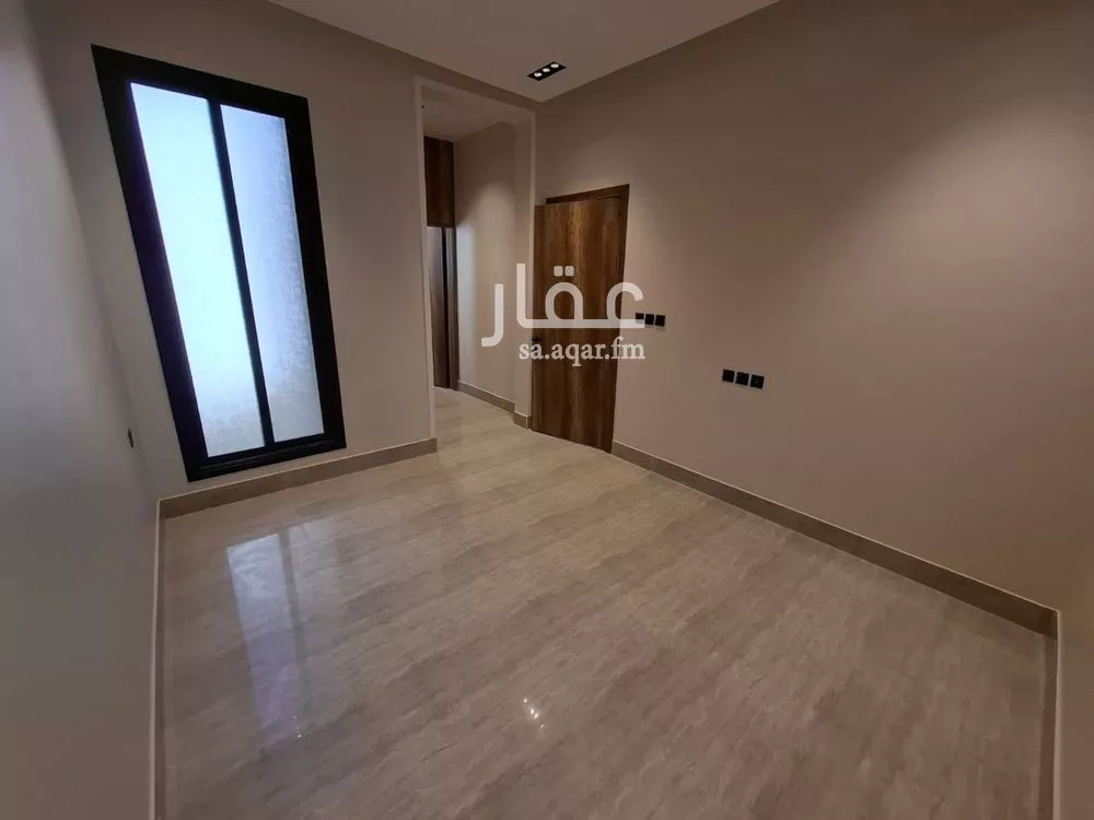 فيلا 5 غرف في العارض 3