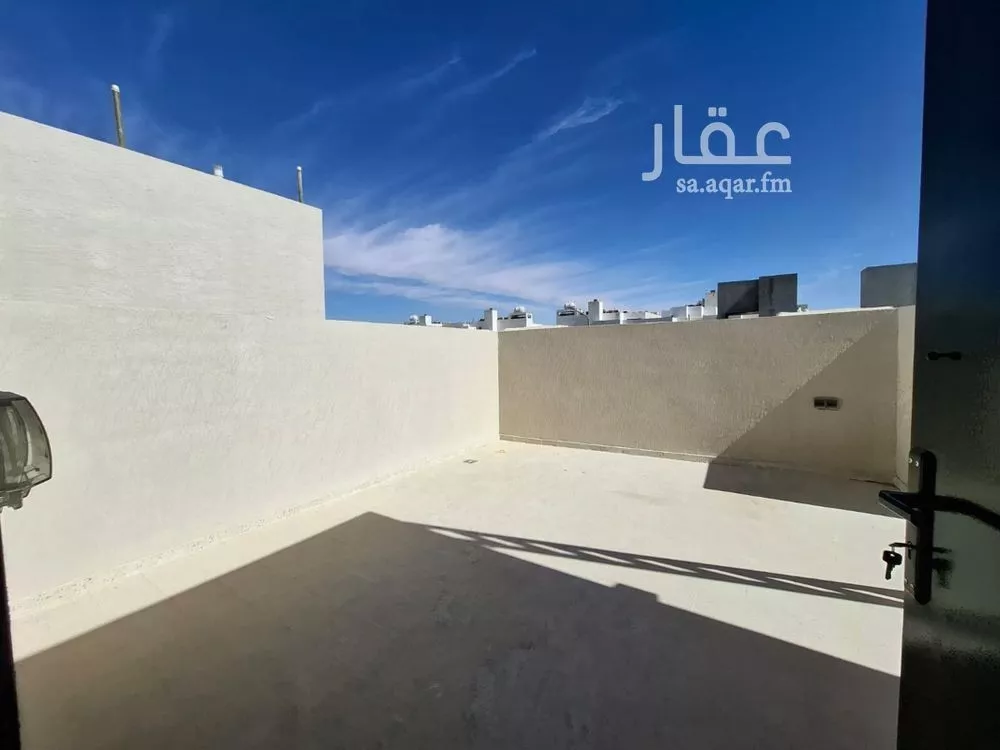 فيلا 5 غرف في العارض 6