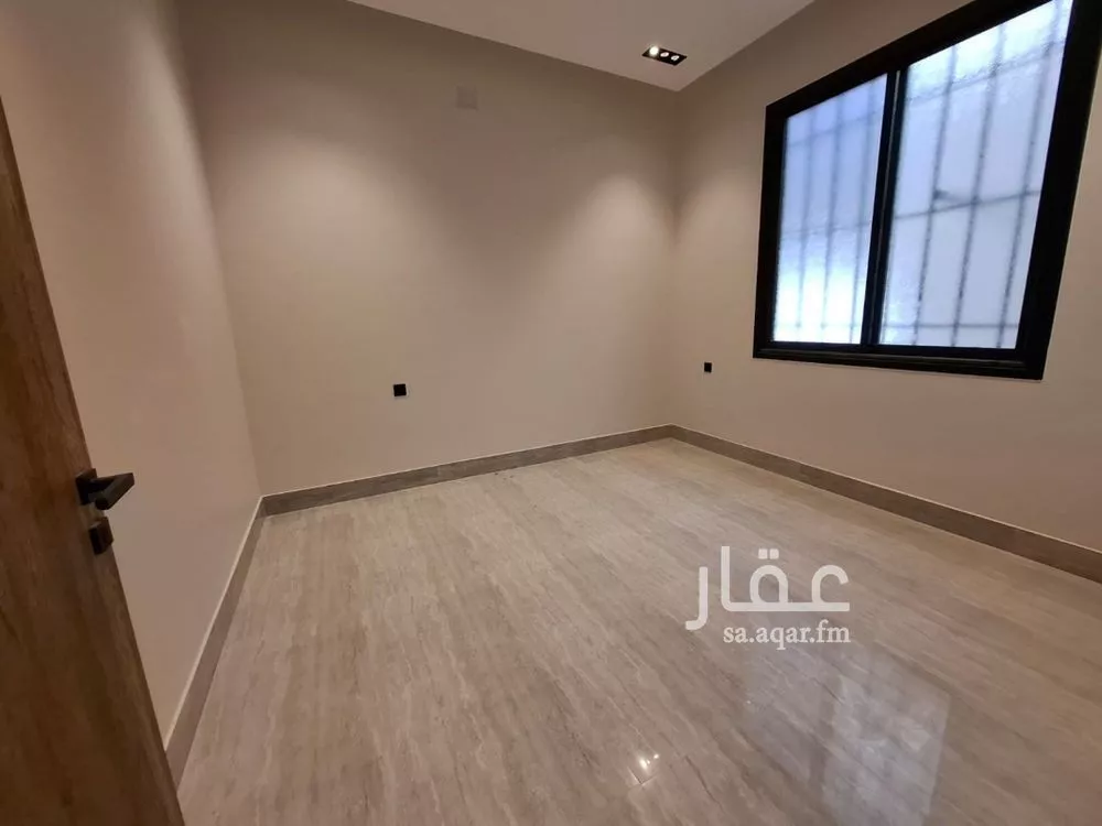 فيلا 5 غرف في العارض 10