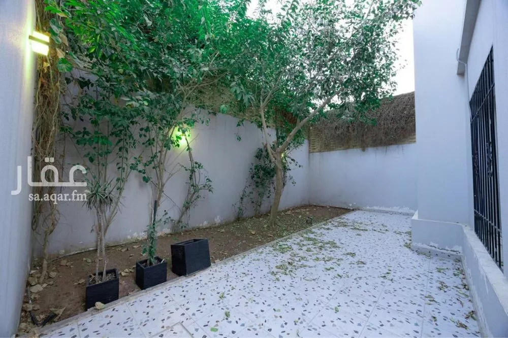 5 bedroom villa in Al Narjis 4
