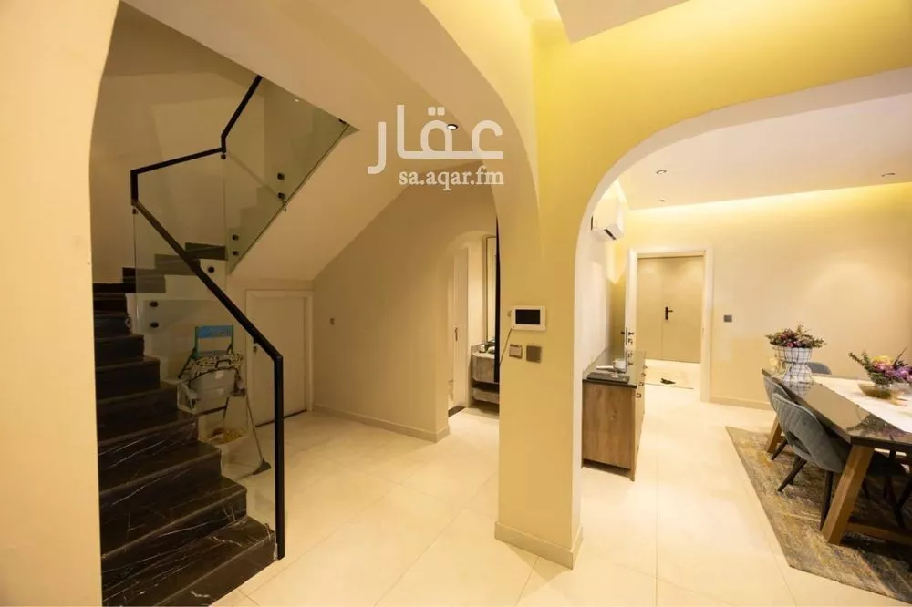 5 bedroom villa in Al Narjis 9