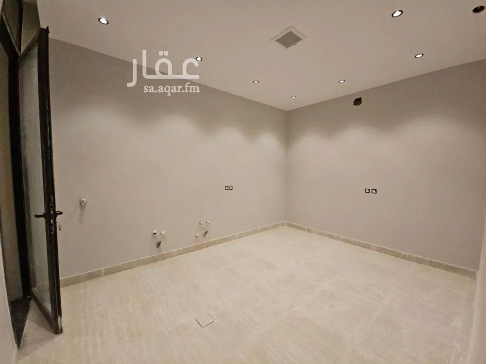 5 bedroom villa in King Faisal 12